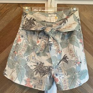 100 % Linen Tie Shorts C & C California Size 6 Palm Print